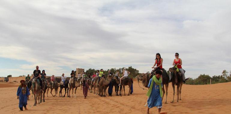 Los tambores del desierto reciben  a los participantes en la aventura #Clio #Raid  