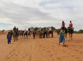 Los tambores del desierto reciben  a los participantes en la aventura #Clio #Raid  