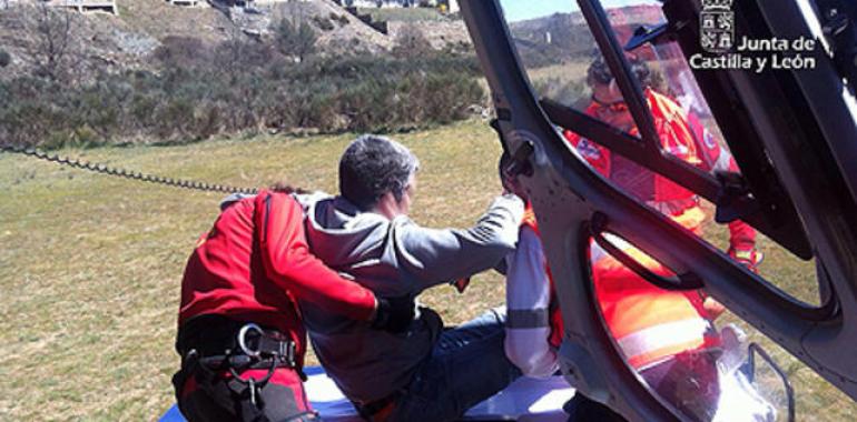 Rescatado un senderista madrileño lesionado en la Ruta de la cascada, en Zamora