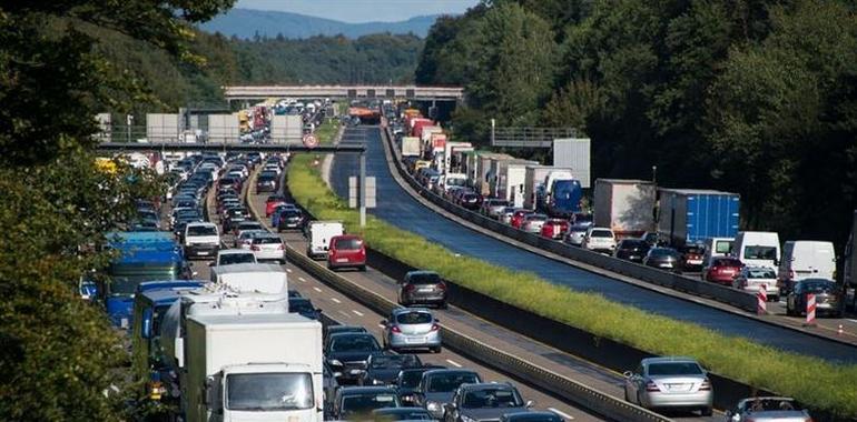 4 heridos graves en los 71 accidentes de tráfico durante la Semana Santa en Asturias