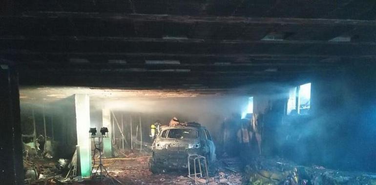 Un incendio, sin daños personales, destruye un hotel en La Portilla, Llanes