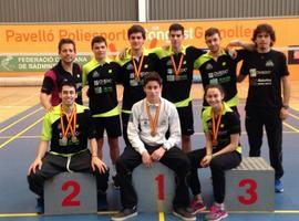  Dos campeones de España y 3 bronces para el bádminton ovetense