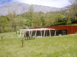 Taller de velas prehistóricas en el parque de Teverga