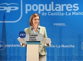 Cospedal alerta a los asturianos de que los nuevos partidos quieren "abusar de su confianza"