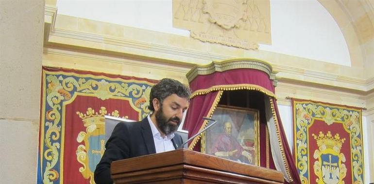 Los políticos y académicos también leen El Quixote en asturiano