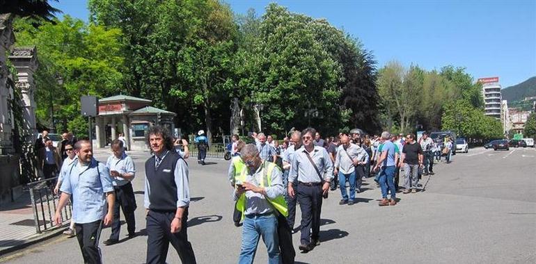 Quinto día de huelga y manifestación por Oviedo de los trabajadores de TUA