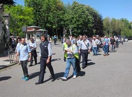 Quinto día de huelga y manifestación por Oviedo de los trabajadores de TUA