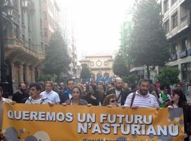 Marcha en Oviedo por la oficialidad de lengua asturiana