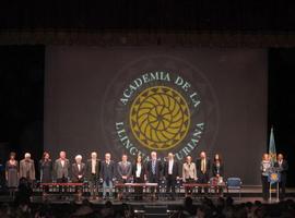 La lengua asturiana frente al tardofranquismo y la vieja política