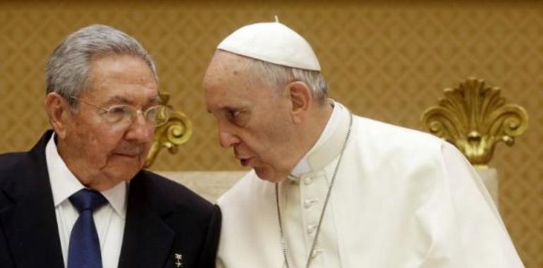 Reunión para la historia de Raúl Castro con el papa Francisco en el Vaticano