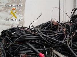 La Guardia Civil detiene a 5 vecinos de Avilés por robar cable