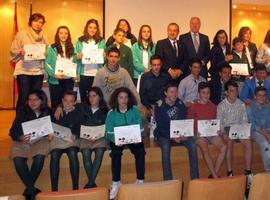 Sanidad entrega los premios del concurso escolar Consumópolis 10