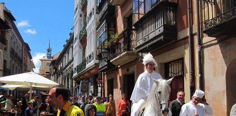 El heraldo de La Balesquida anuncia la fiesta de la cofradía más antigua de España