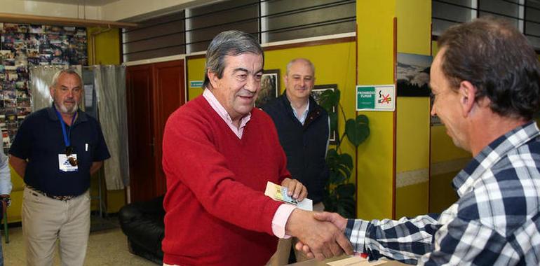 Casccos pide a los asturianos que "acudan masivamente a votar y que lo hagan por Asturias"