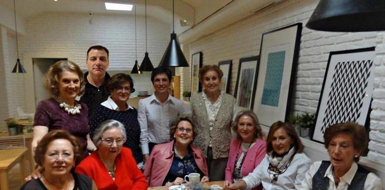 Un agradable encuentro de la La Cofradía Doña Gontrodo, en el Restaurante Lima y Limón