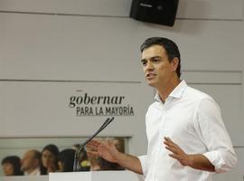 Pedro Sánchez destaca el "gran trabajo" del presidente Javier Fernández en Asturias