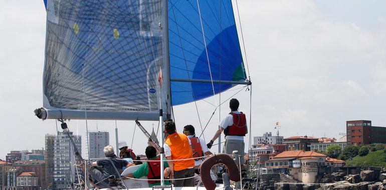 Gijón acogió la III Regata de la Real Asociación de Capitanes de Yate de Asturias