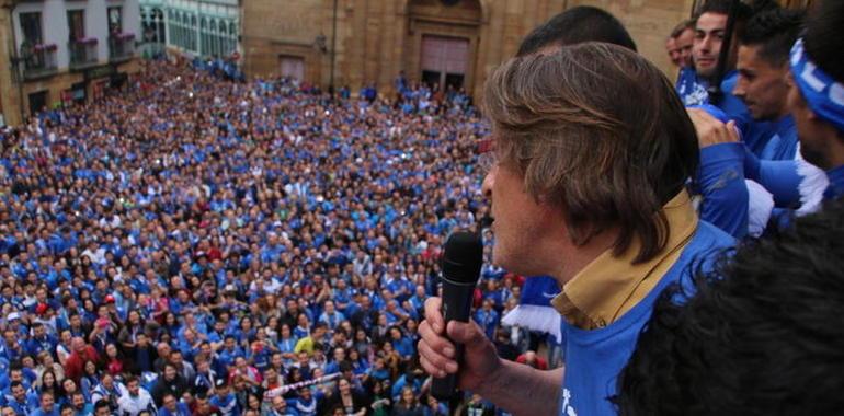 La euforia azul tiñó de nuevo el centro de Oviedo