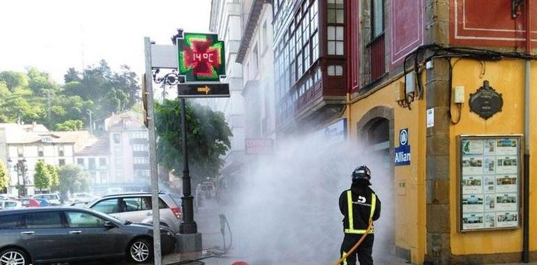 El martillo neumático de unas obras provoca una fuga de gas en Ribadesella