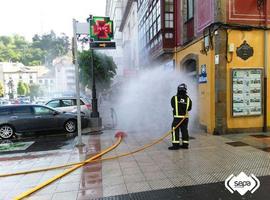 El martillo neumático de unas obras provoca una fuga de gas en Ribadesella