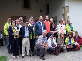 Asociaciones jacobeas alemanas conocen el Camino de Santiago en Asturias