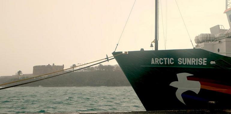 El Arctic Sunrise llega a España para reivindicar la protección del medio ambiente 