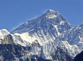 El monte Everest desplazóse al suroeste pol terremotu de Nepal