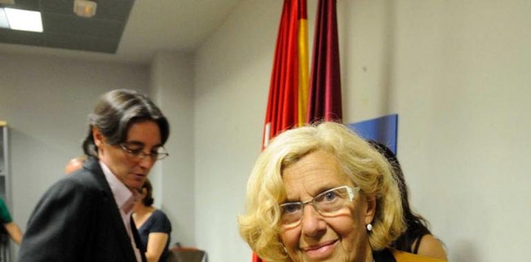 Carmena anuncia que el Ayuntamiento garantizará comidas y cenas a los menores que lo necesiten