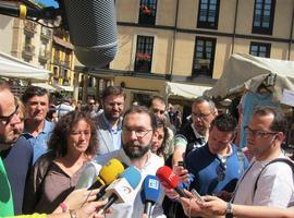 Emilio León pide apoyo a IU para su candidatura a la presidencia de Asturias