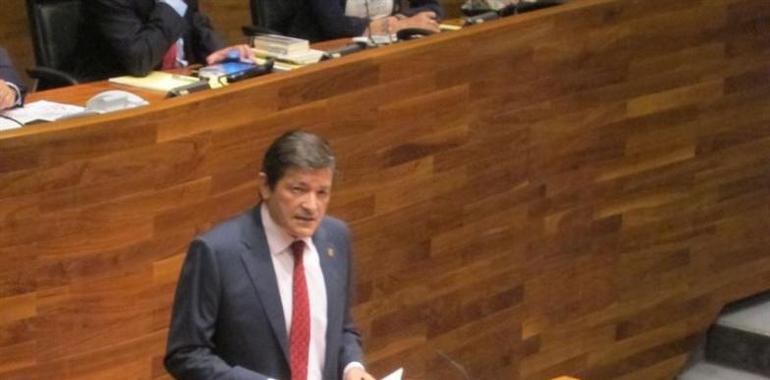 Javier Fernández se centra en consolidar el Estado de Bienestar y luchar contra el desempleo