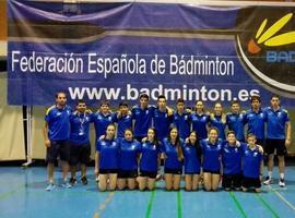 Asturias arrasa con el título nacional cadete en Badminton