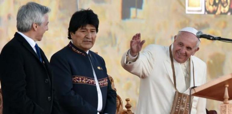 Papa Francisco destaca en Bolivia avances en inclusión del gobierno de Evo Morales  