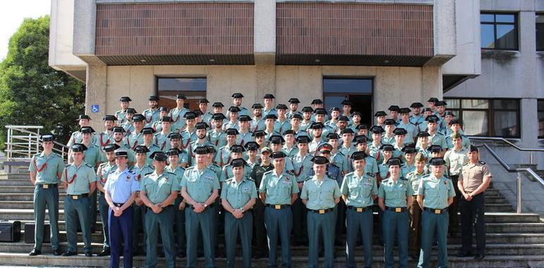 Visita institucional de los cadetes de la Academia de Oficiales de la Guardia Civil de Aranjuez a Asturias