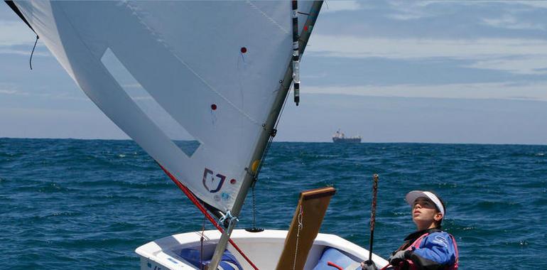 El RCAR celebró la tercera jornada del Trofeo de Verano de Vela Ligera 