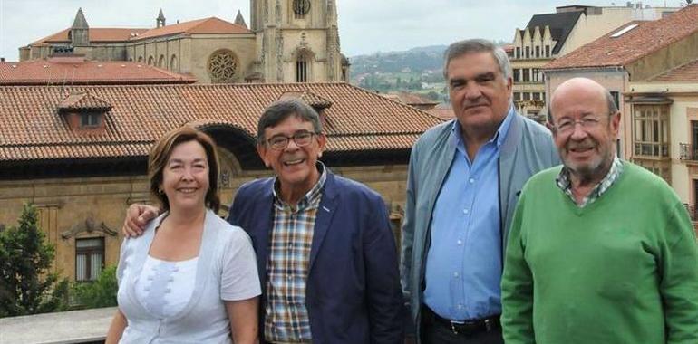  El presidente de la SOF elogia y apoya el trabajo de la Asociación Belenista de Oviedo