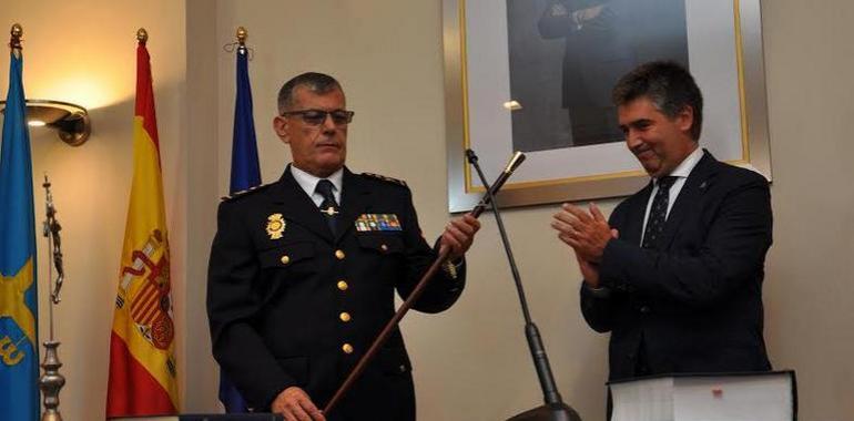 Cosidó pide al nuevo jefe superior de Policía de Asturias mantenerla como "una de las más seguras"