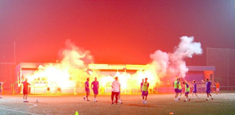 El Avilés Stadium celebra su primer entrenamiento con un gran recibimiento de la afición (VIDEO)