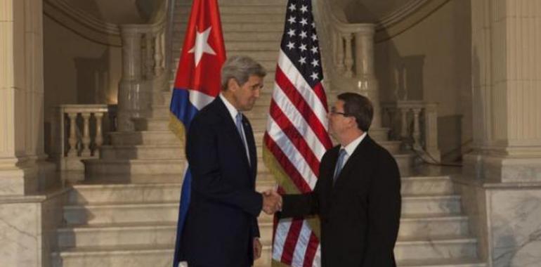 La bandera de EEUU flamea en La Habana