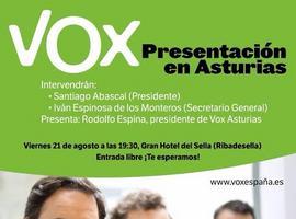 Santiago Abascal con VOX en Ribadesella. 