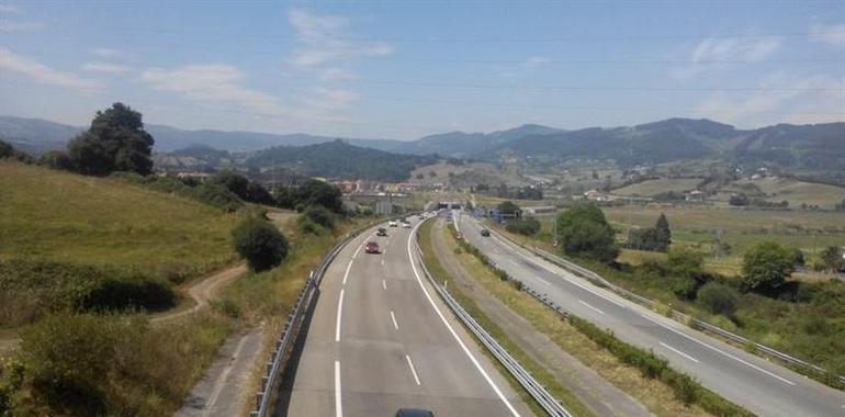 Las carreteras asturianas registraron 31 accidentes con 13 heridos, uno de ellos grave, durante el fin de semana