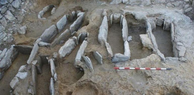 Arqueólogos hallan indicios de prácticas rituales en la excavación de Vigaña en Belmonte de Miranda