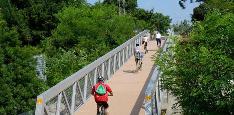 Avanza la vía ciclista entre la ría de Boo y el apeadero de FEVE (El Astillero)