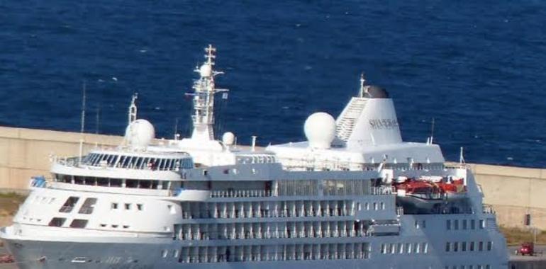 Los cruceros  Silver Cloud y Star Legend pasan el Día de Asturias en Gijón