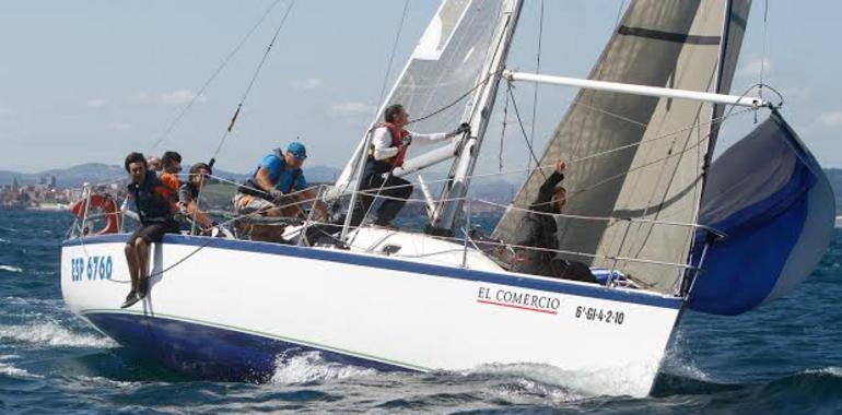 Victorias de El Tamborilero y El Carla en la Regata Villa de Gijón