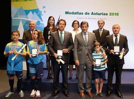 Las Medallas de Asturias reconocen el esfuerzo industrial, la I+D+I, el deporte y la cultura