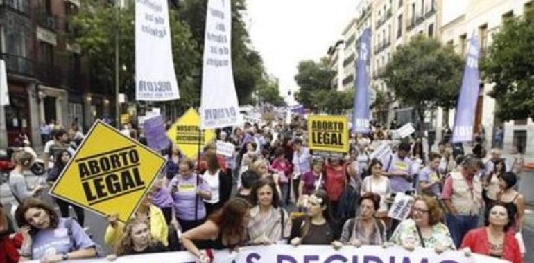 El PP acelera la Ley para el parto forzoso de las jóvenes más vulnerables