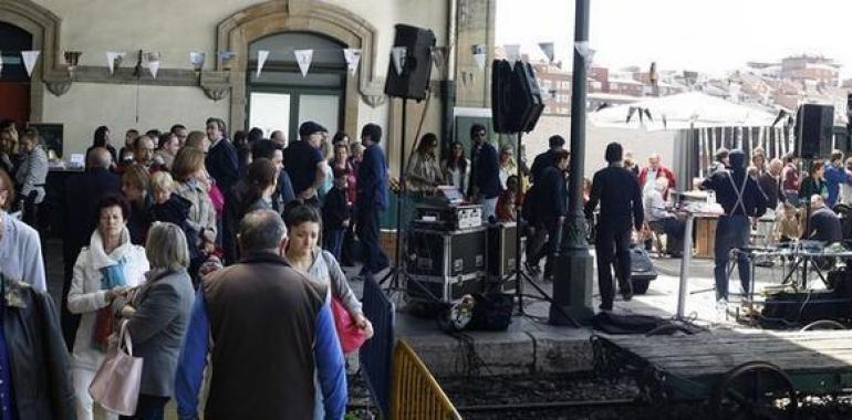 El Mercado el Ferrocarril abre en la Plaza de El Bibio en apoyo a los refugiados sirios