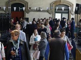 El Mercado el Ferrocarril abre en la Plaza de El Bibio en apoyo a los refugiados sirios