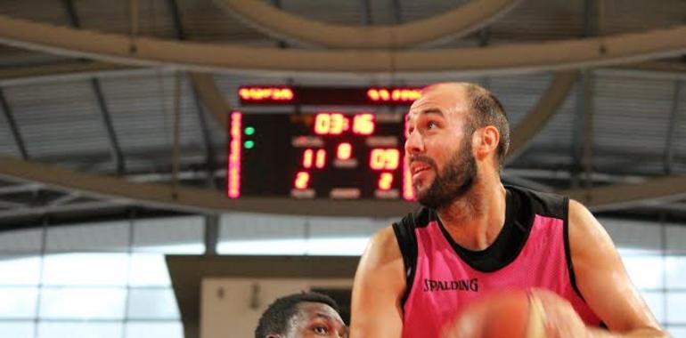 El Unión Financiera Baloncesto Oviedo se midió con el Ovarense Basquetebol 