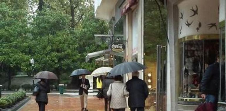 2 alertas naranja, por viento y olas y otra amarilla por lluvias para hoy en Asturias